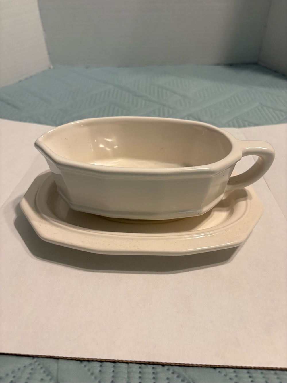 Vintage Pfaltzgraff Heritage White Gravy Boat and Saucer Underplate Set